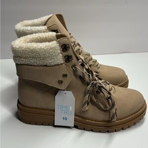 Time and Tru Women's Beige Winter Boots